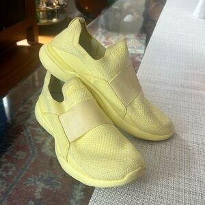 Clove Solo Sneaker Limited Edition Neon Women's Size 8.5  Like New!